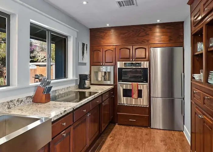 Red Rock Retreat With Amazing Patio And Hot Tub For Family Holiday home Sedona
