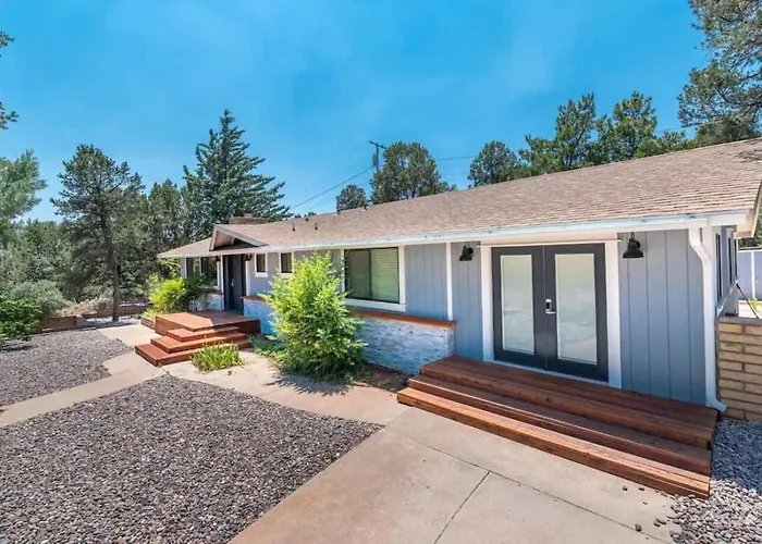 Red Rock Retreat With Amazing Patio And Hot Tub For Family Holiday home *