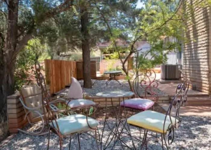 Red Rock Retreat With Amazing Patio And Hot Tub For Family Holiday home